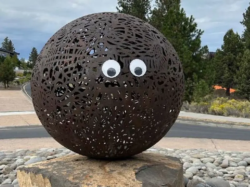 Funny Eyes on City Art