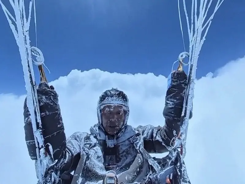 Paraglider's Unexpected Sky-High Adventure