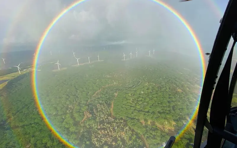 Skydivers Spot Rare Circular Rainbow