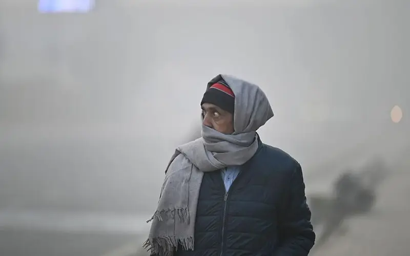 Online classes and construction ban as toxic haze covers Delhi