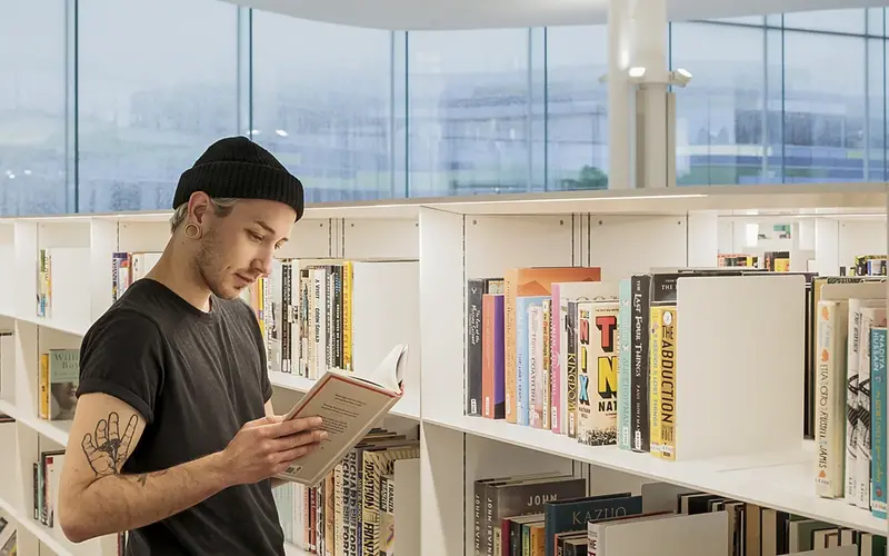Finnish Libraries and Democracy